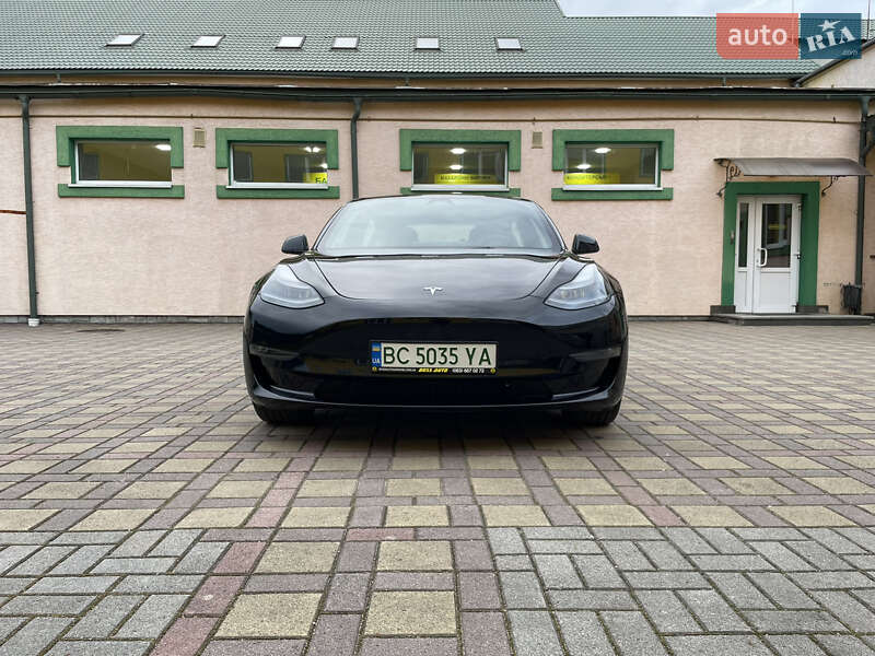 Седан Tesla Model 3 2022 в Стрые
