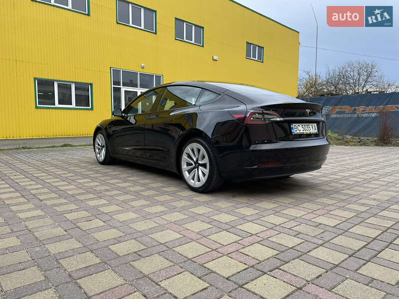 Седан Tesla Model 3 2022 в Стрые