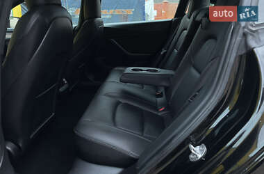 Седан Tesla Model 3 2022 в Стрые