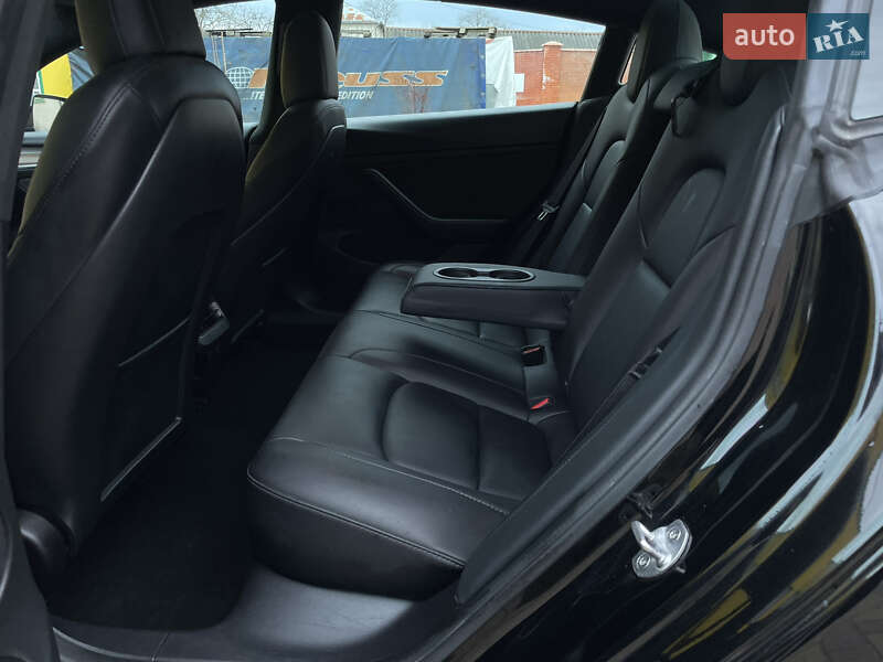 Седан Tesla Model 3 2022 в Стрые