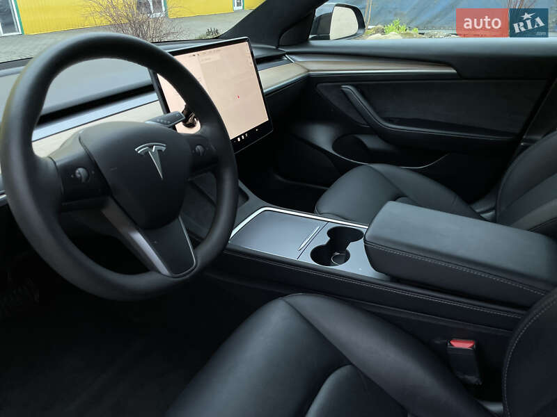 Седан Tesla Model 3 2022 в Стрые