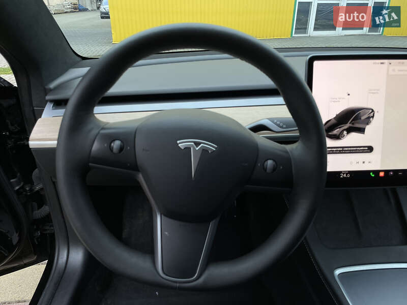 Седан Tesla Model 3 2022 в Стрые