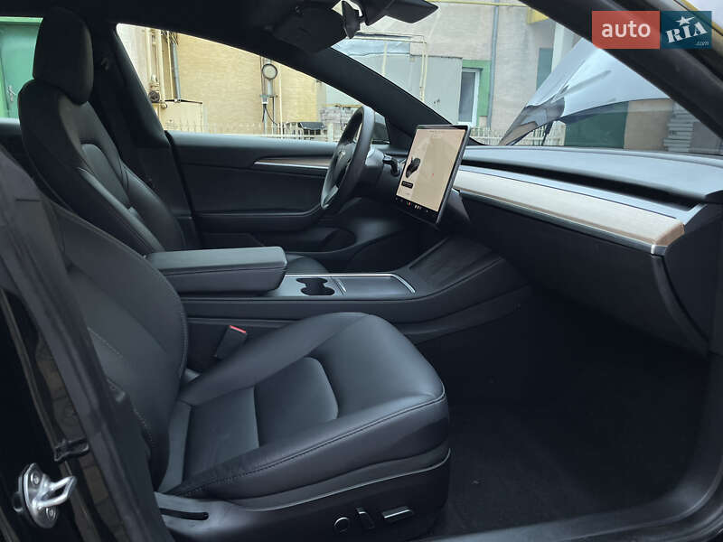 Седан Tesla Model 3 2022 в Стрые