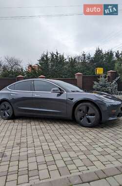 Седан Tesla Model 3 2019 в Черновцах