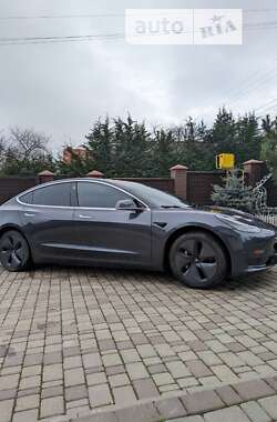 Седан Tesla Model 3 2019 в Чернівцях