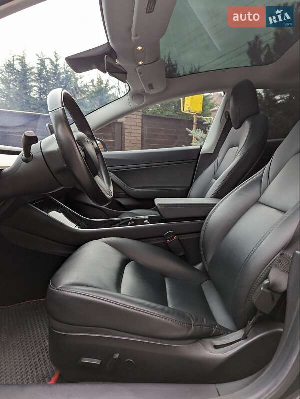 Седан Tesla Model 3 2019 в Чернівцях фото 15 Седан Tesla Model 3 2019 в Чернівцях
