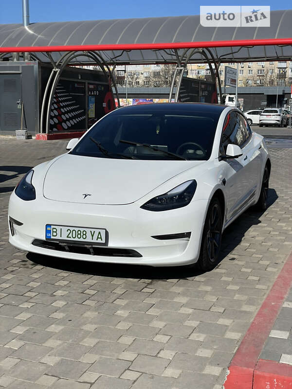 Седан Tesla Model 3 2021 в Полтаві