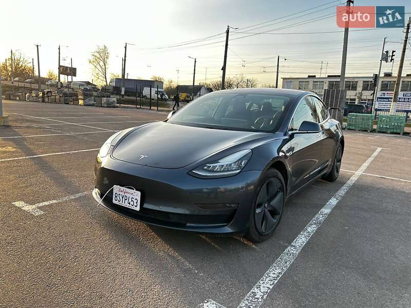 Седан Tesla Model 3 2018 в Житомире