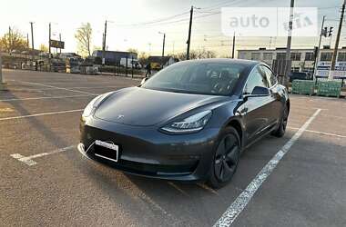 Седан Tesla Model 3 2018 в Житомире