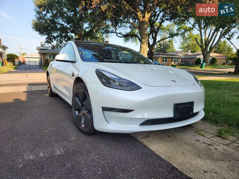 Tesla Model 3 2022