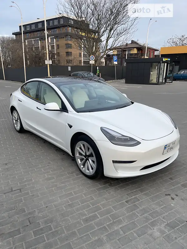 Tesla Model 3 2022