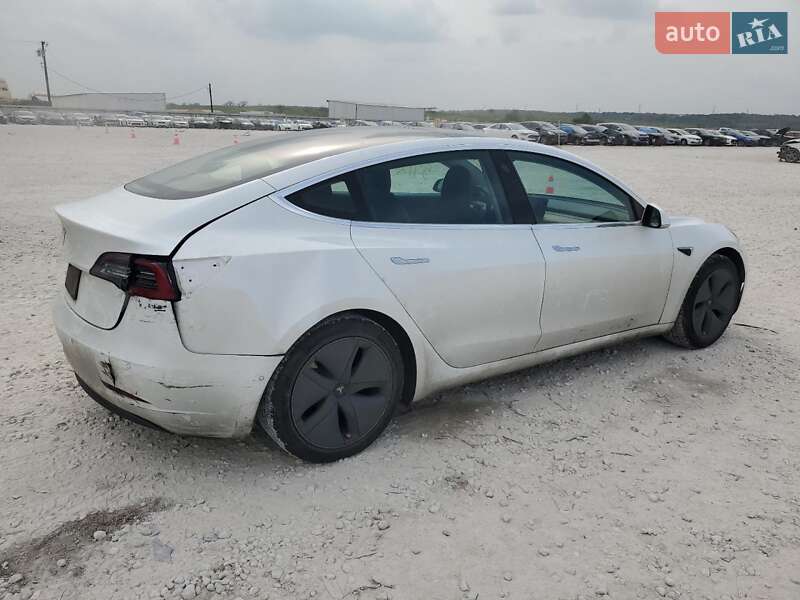 Седан Tesla Model 3 2020 в Львове