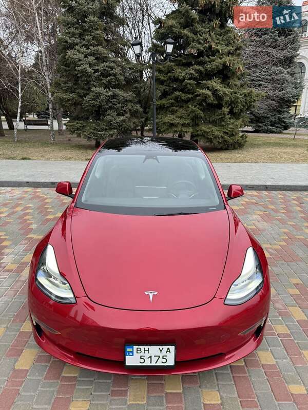 Седан Tesla Model 3 2022 в Одессе