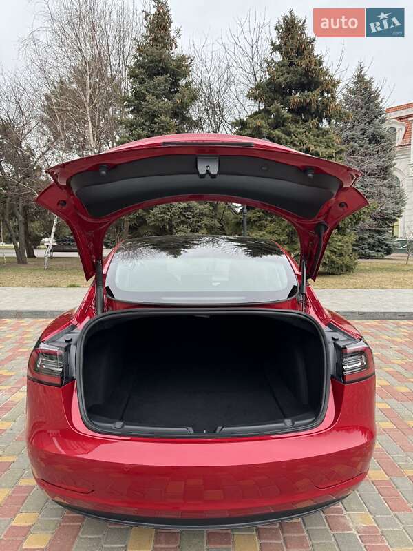 Седан Tesla Model 3 2022 в Одессе