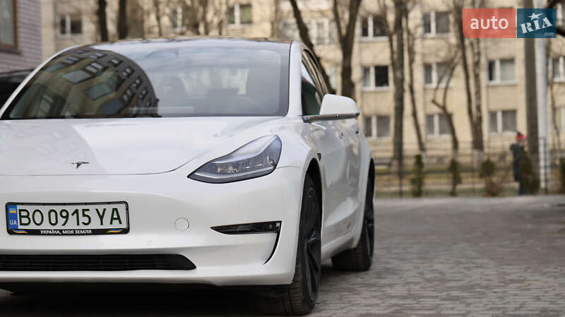 Седан Tesla Model 3 2019 в Тернополі