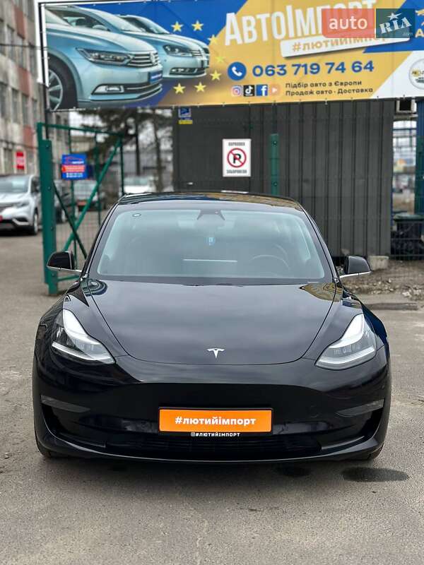 Седан Tesla Model 3 2019 в Сумах