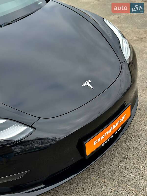 Седан Tesla Model 3 2019 в Сумах
