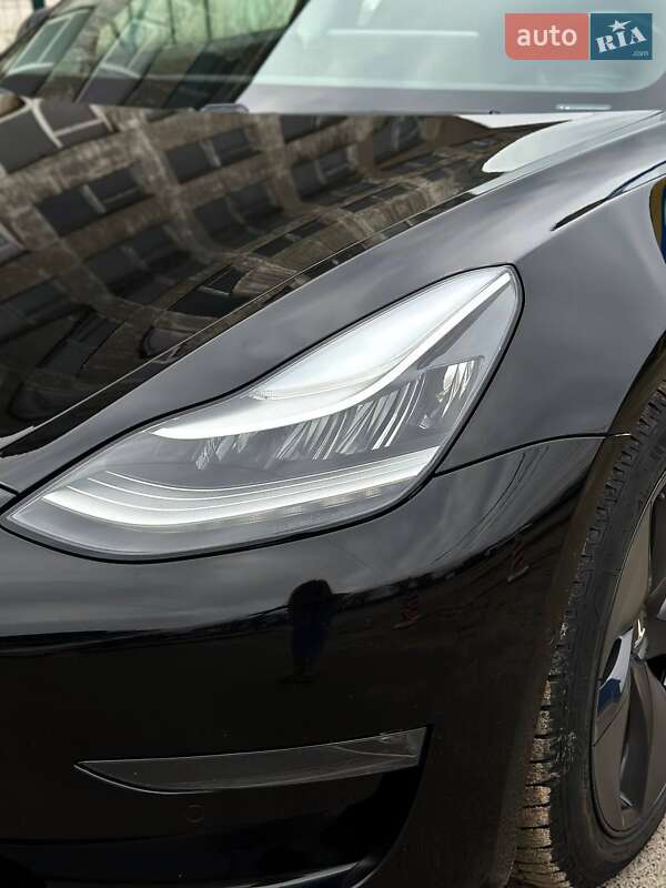 Седан Tesla Model 3 2019 в Сумах