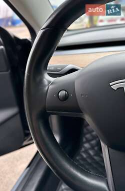 Седан Tesla Model 3 2019 в 