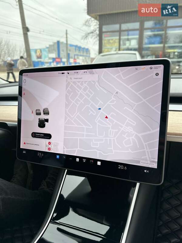 Седан Tesla Model 3 2019 в Сумах