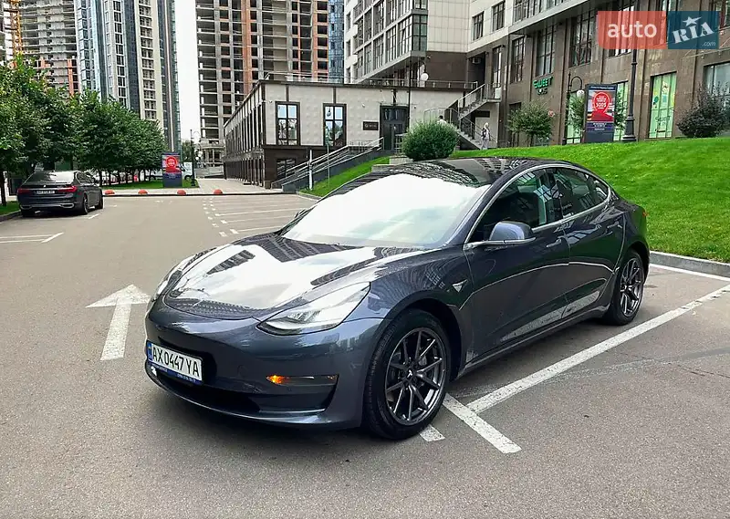 Tesla Model 3 2020