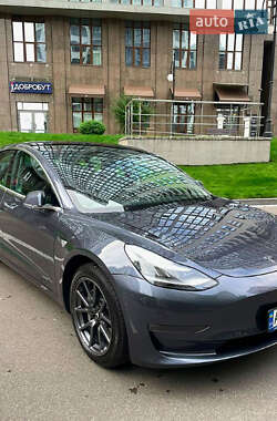 Седан Tesla Model 3 2020 в Львове