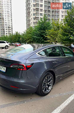 Седан Tesla Model 3 2020 в Львове