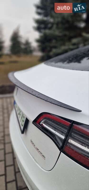 Седан Tesla Model 3 2023 в Днепре
