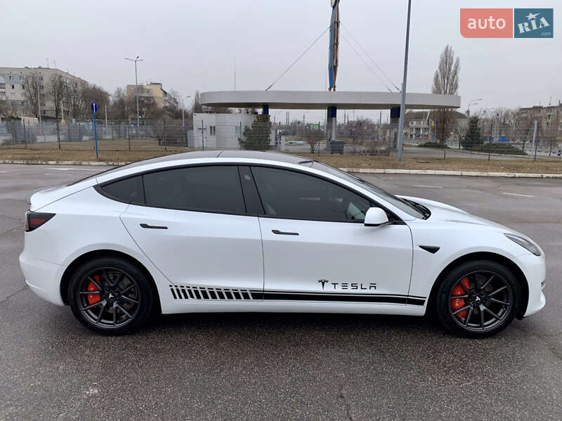 Седан Tesla Model 3 2021 в Харкові