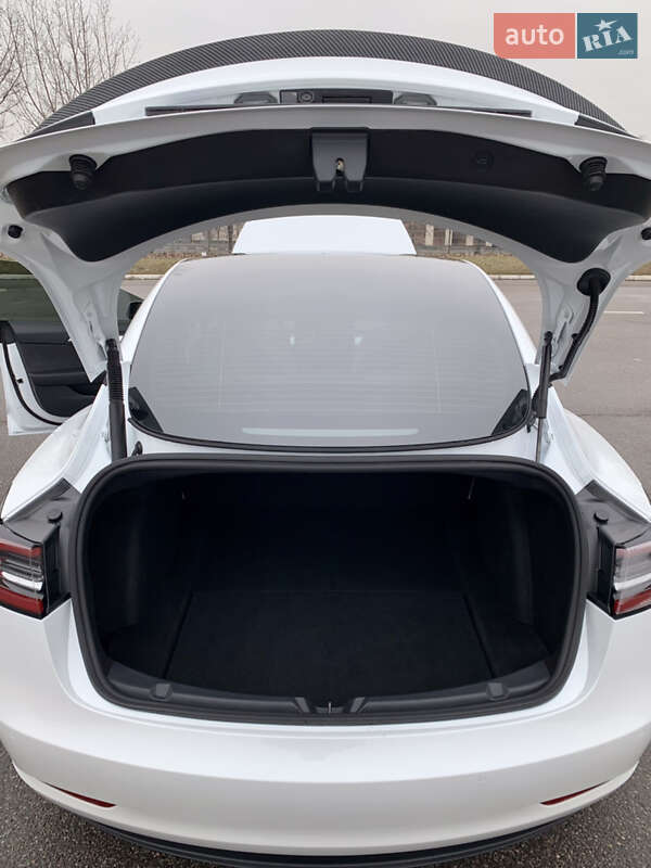Седан Tesla Model 3 2021 в Харкові