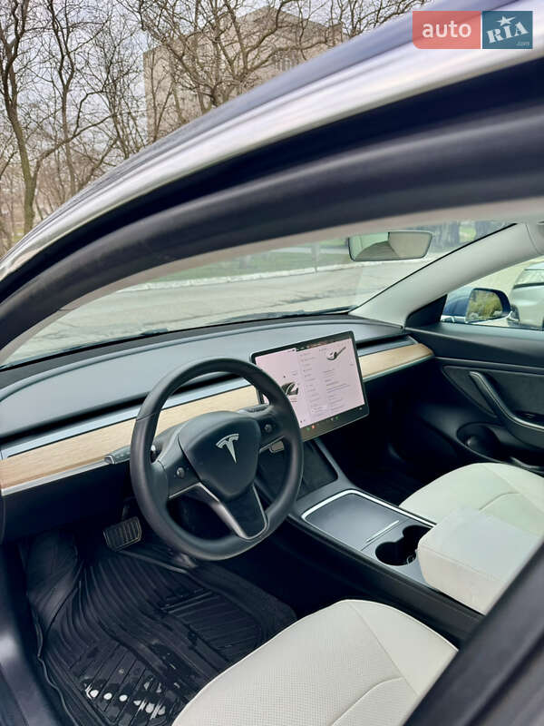 Седан Tesla Model 3 2019 в Одессе