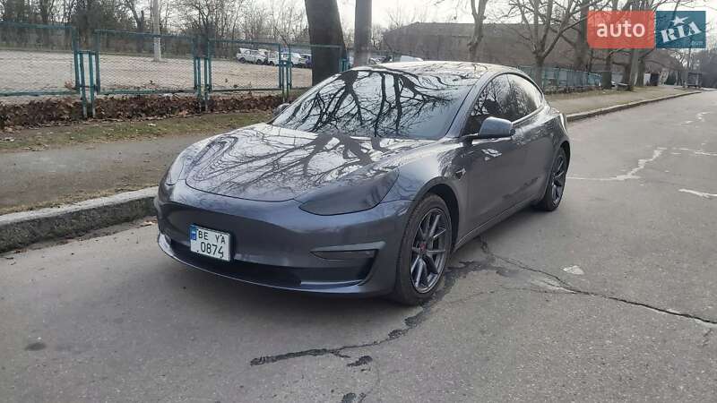 Tesla Model 3 2021