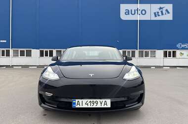 Седан Tesla Model 3 2022 в Богуславе