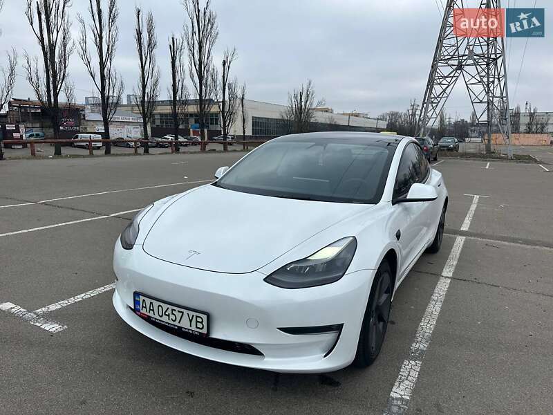 Седан Tesla Model 3 2021 в Києві