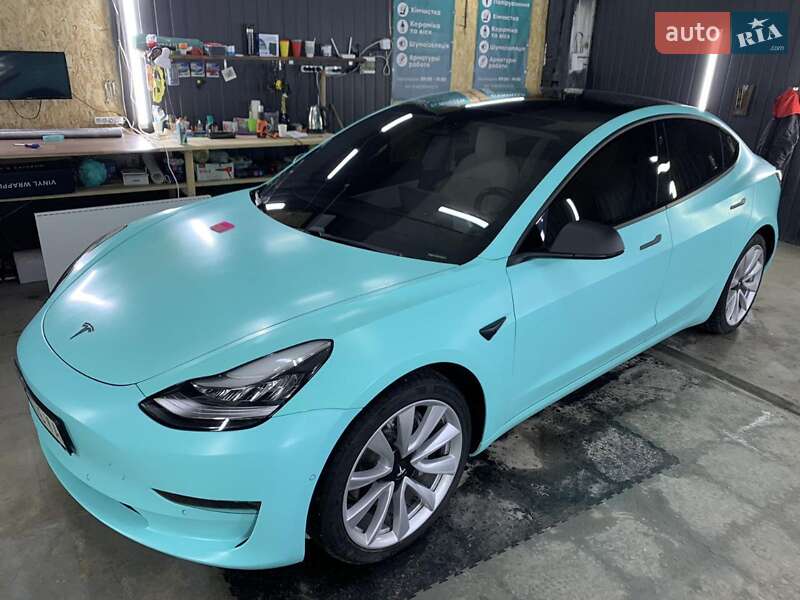 Седан Tesla Model 3 2018 в Днепре
