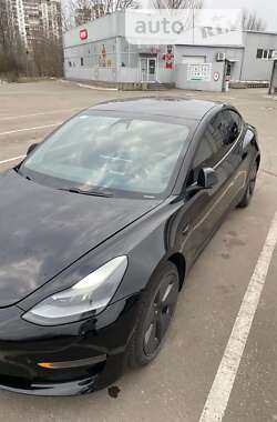 Седан Tesla Model 3 2021 в Киеве