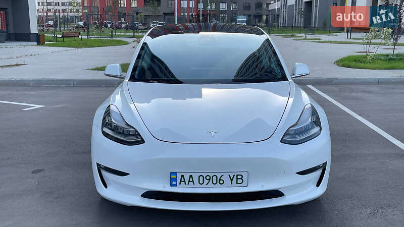 Седан Tesla Model 3 2020 в Киеве