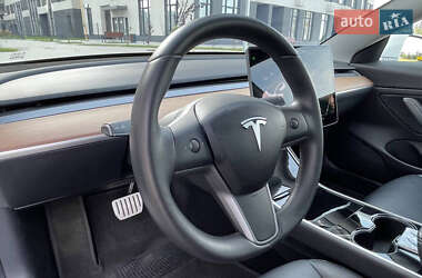 Седан Tesla Model 3 2020 в Києві
