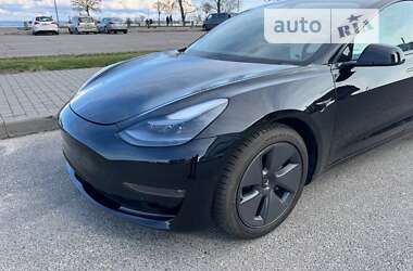 Седан Tesla Model 3 2021 в Черкассах