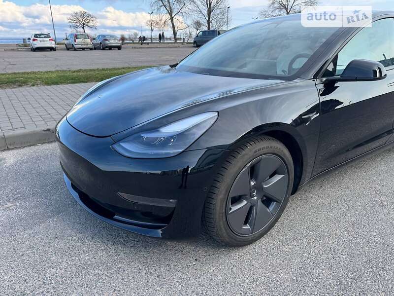 Седан Tesla Model 3 2021 в Черкассах
