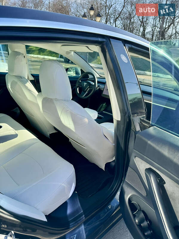 Седан Tesla Model 3 2019 в Одессе