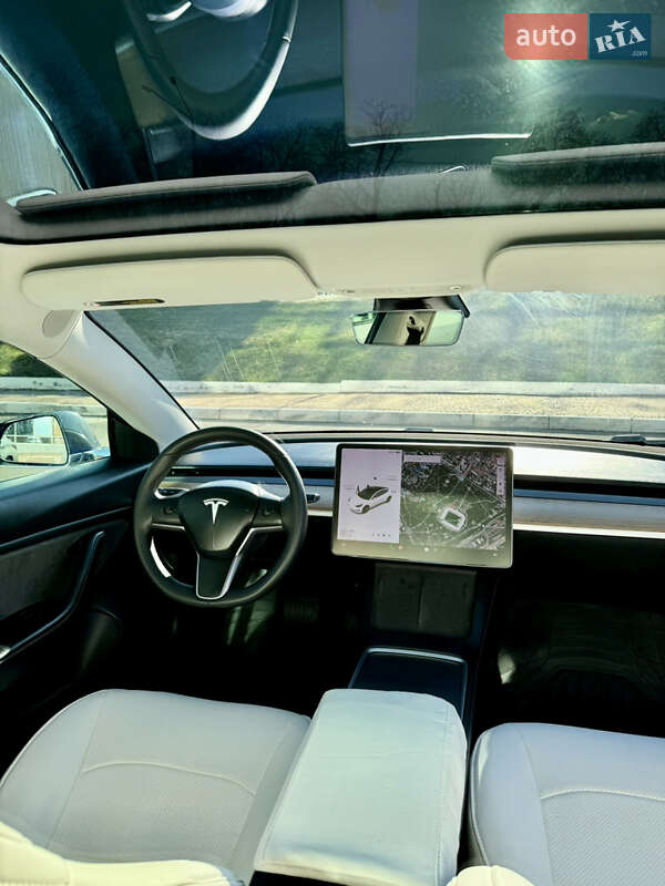 Седан Tesla Model 3 2019 в Одесі