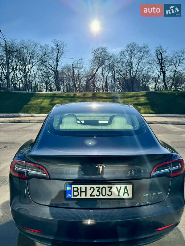 Седан Tesla Model 3 2019 в Одессе