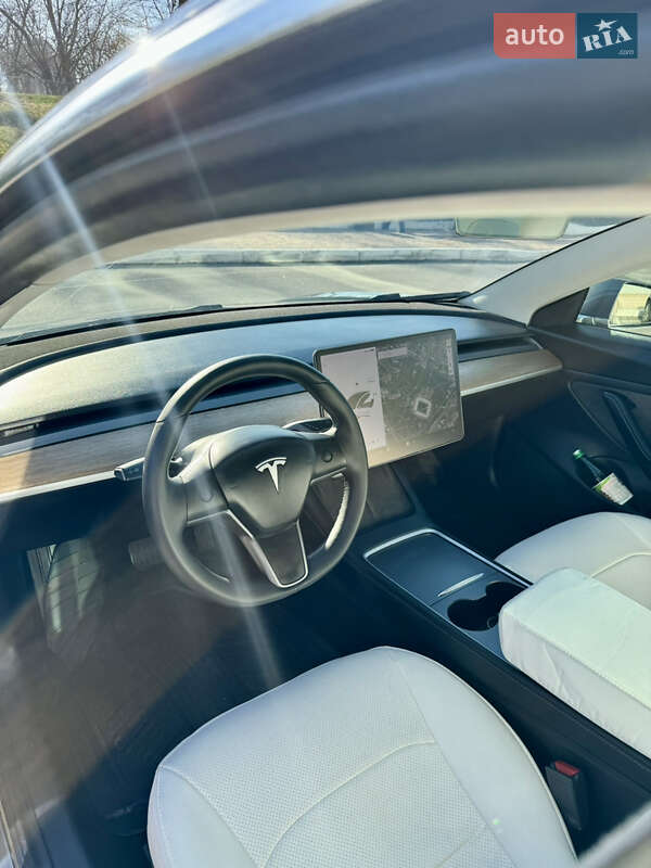 Седан Tesla Model 3 2019 в Одесі