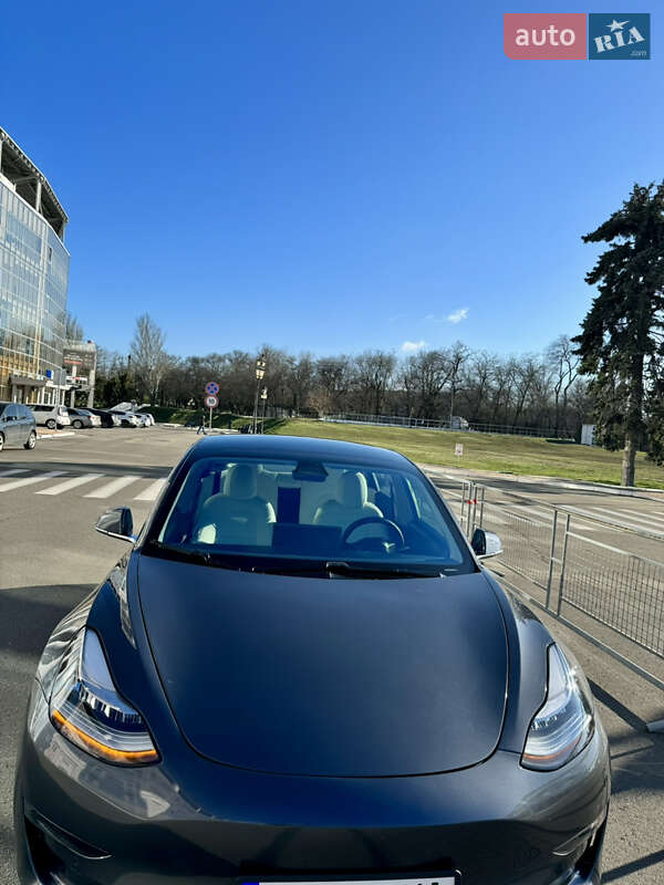Седан Tesla Model 3 2019 в Одессе