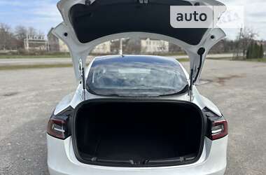 Седан Tesla Model 3 2020 в Дубно