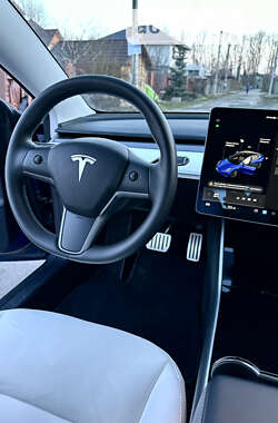 Седан Tesla Model 3 2020 в Киеве