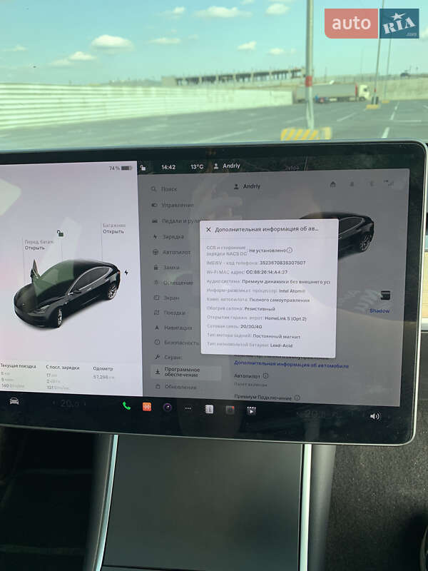 Седан Tesla Model 3 2019 в Львове