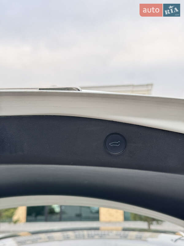Седан Tesla Model 3 2022 в Хмельницком
