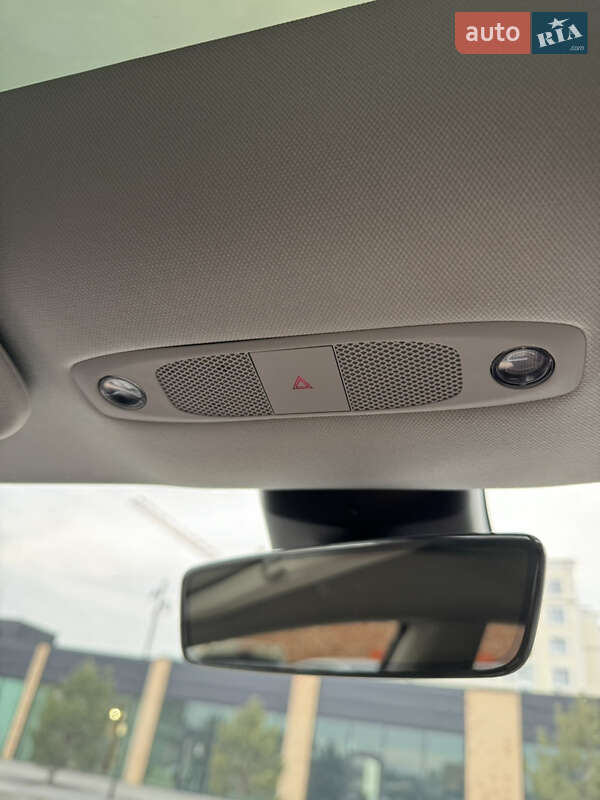 Седан Tesla Model 3 2022 в Хмельницком